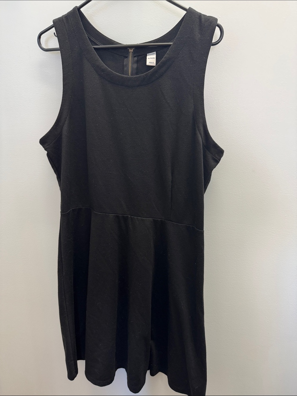 Old Navy Black Sleeveless Ziopered Back Knit Dress
